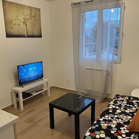 Appartement Lumineux Pres Metro Saint-Denis  Buitenkant foto