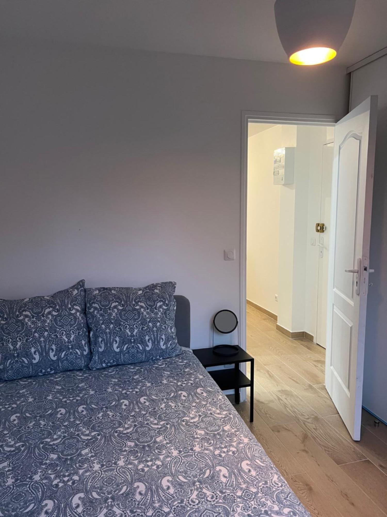 Appartement Lumineux Pres Metro Saint-Denis  Buitenkant foto